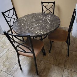 Diningroom Round Table and Four Chairs