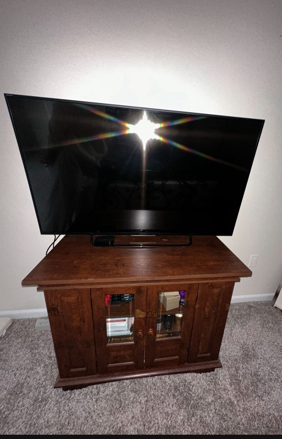 Wooden TV Stand And TV - MUST GO ASAP 