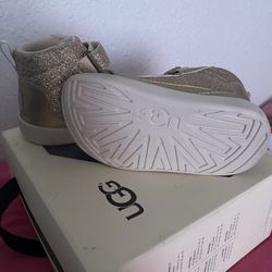 UGG 