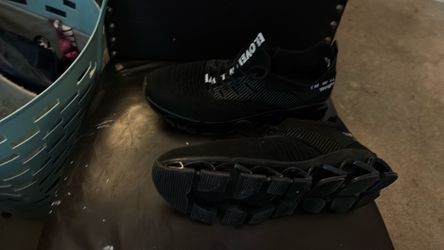 Men’s size 12 black sneakers new