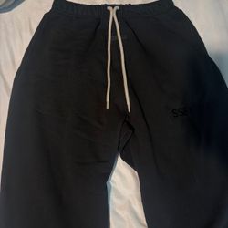 FEAR OF GOD Essentials black joggers