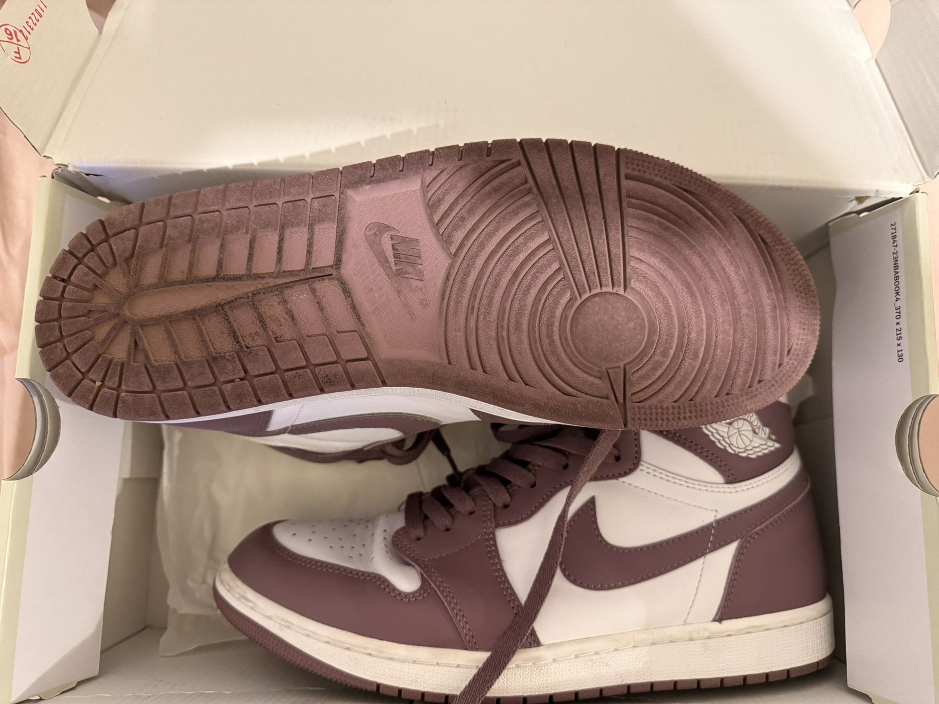 Jordan 1s Mauve Size 11