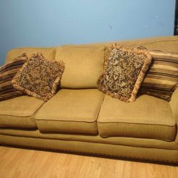 7 Ft Couch 