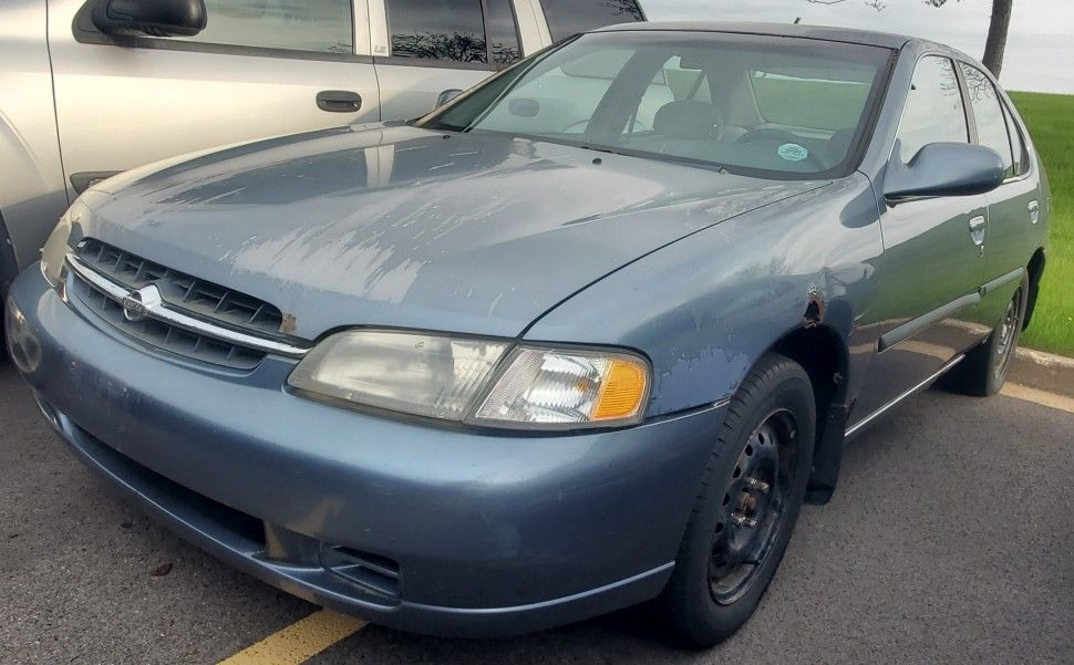 PART OUT 98 NISSAN 99 ALTIMA Hood Bumper Seats 1998 Alternator 1999 Door