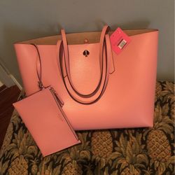 Kate Spade Leather Purse W/sm https://offerup.co/faYXKzQFnY?$deeplink_path=/redirect/
