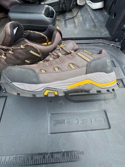 🥾 Chinook Waterproof Composite Toe Work Shoes - Size 11 - Like New - $35 🥾