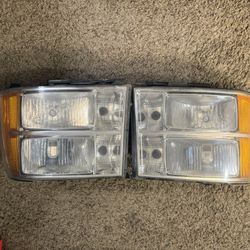 GMC Sierra 07-13 Headlights OEM