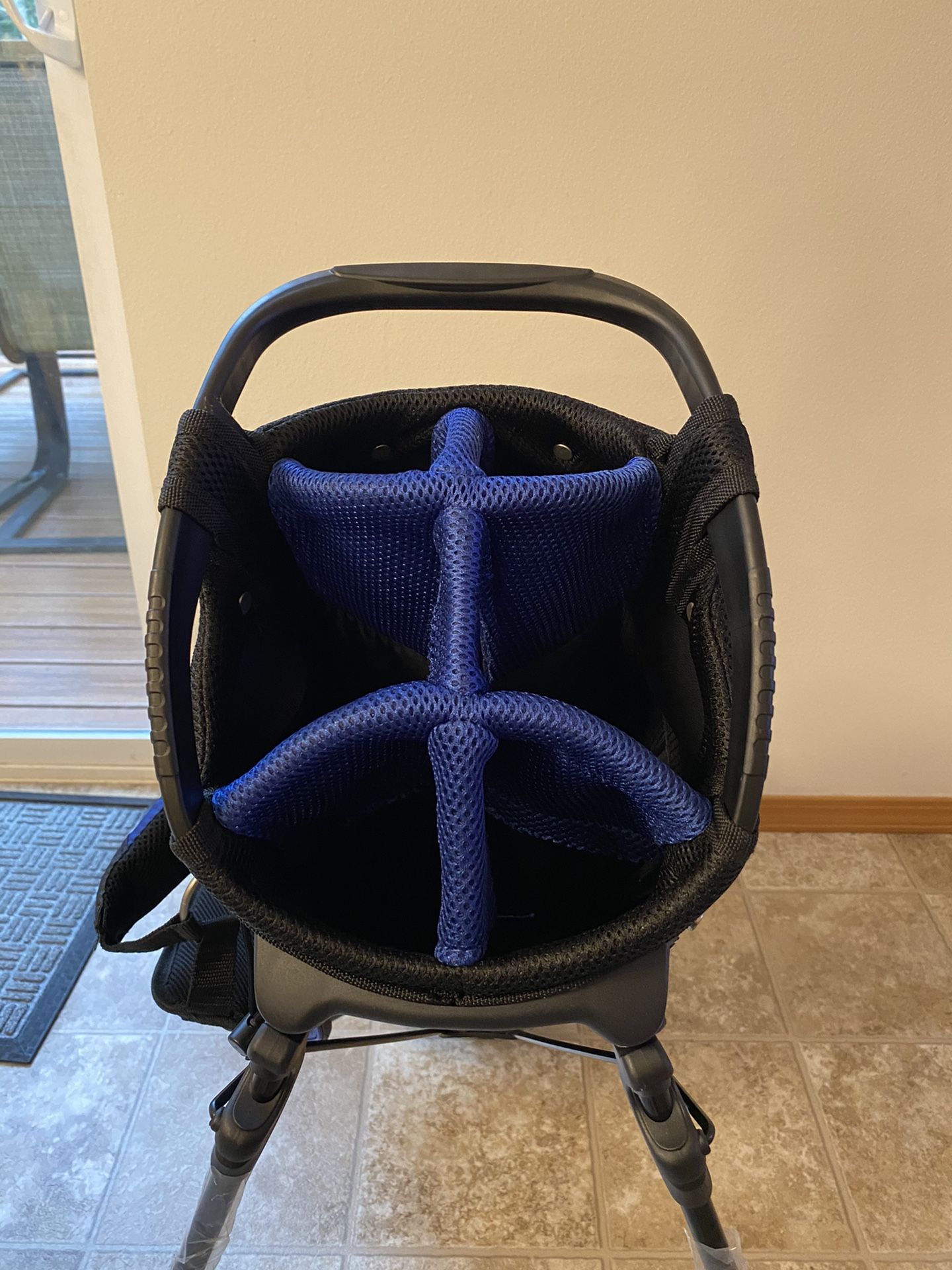 New Pinseeker Tour X Premier Stand or Carry Golf Bag Black Blue for