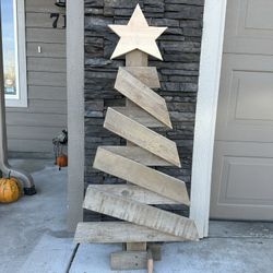 Rustic Wood Christmas Tree