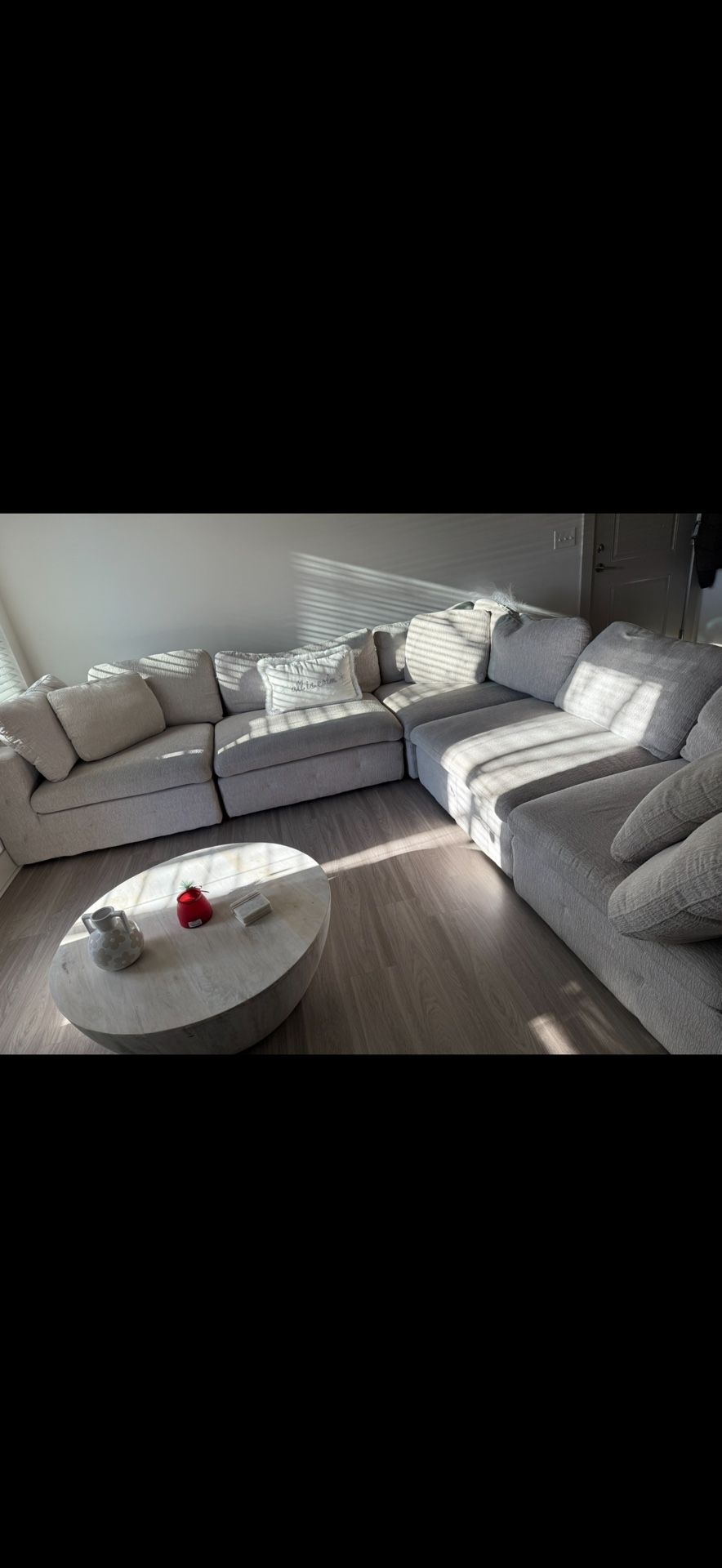 Sectional New Condition $800 Negotiable Includes White Bar Stools and Coffee Table
