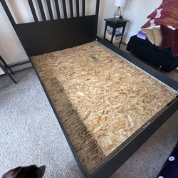 Hemnes IKEA Queen Bed frame - Black-brown