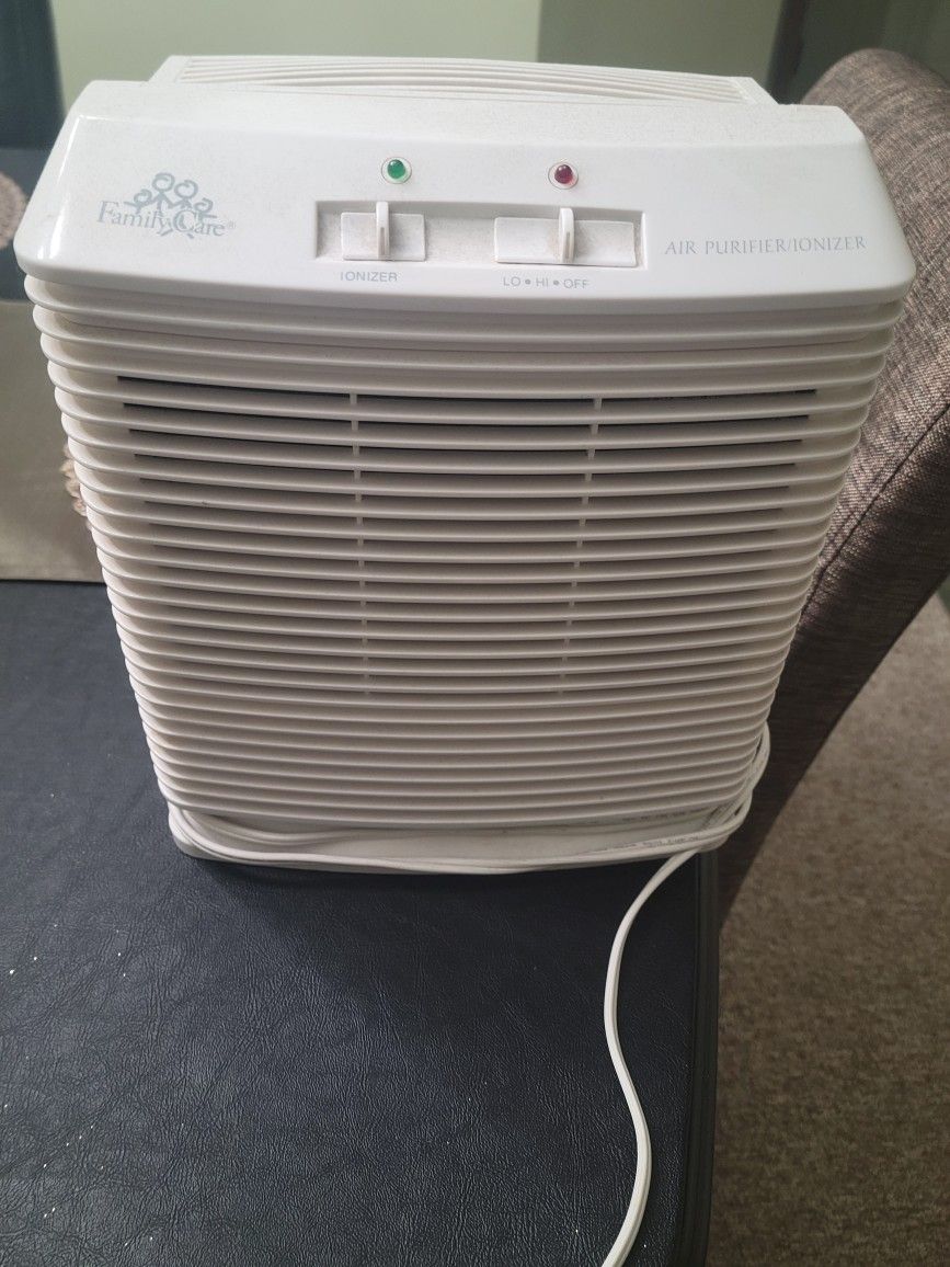 HEPA Holmes HAP220 Air Filter Purifier / Idonizer