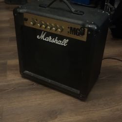 Marshall MG 15 W Combo Amp