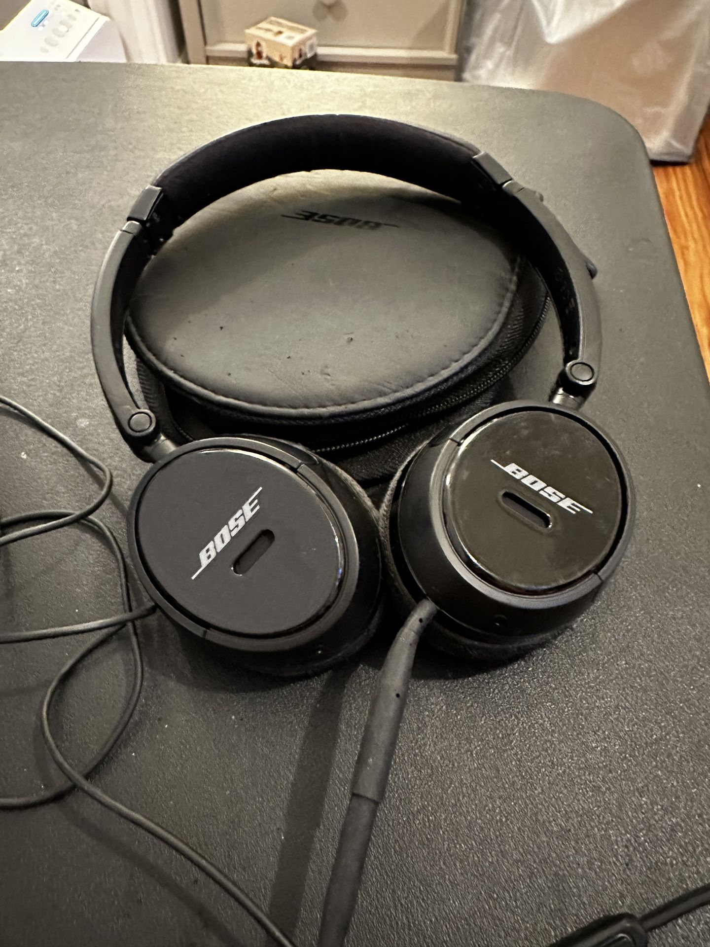 Small Bose Over Ear Headphones