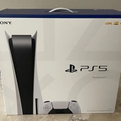 PlayStation 5 + 2 Controllers + 1 Game