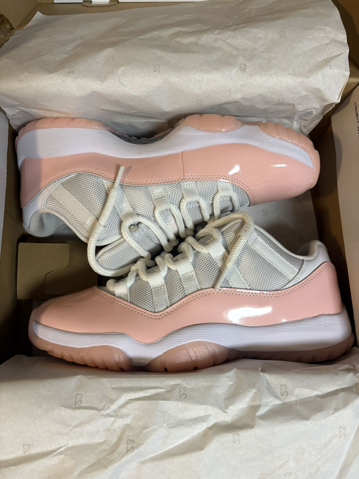 WMNS AIR JORDAN 11 RETRO LOW