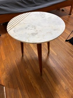 Leatrice 3 Leg End Table (2 available )