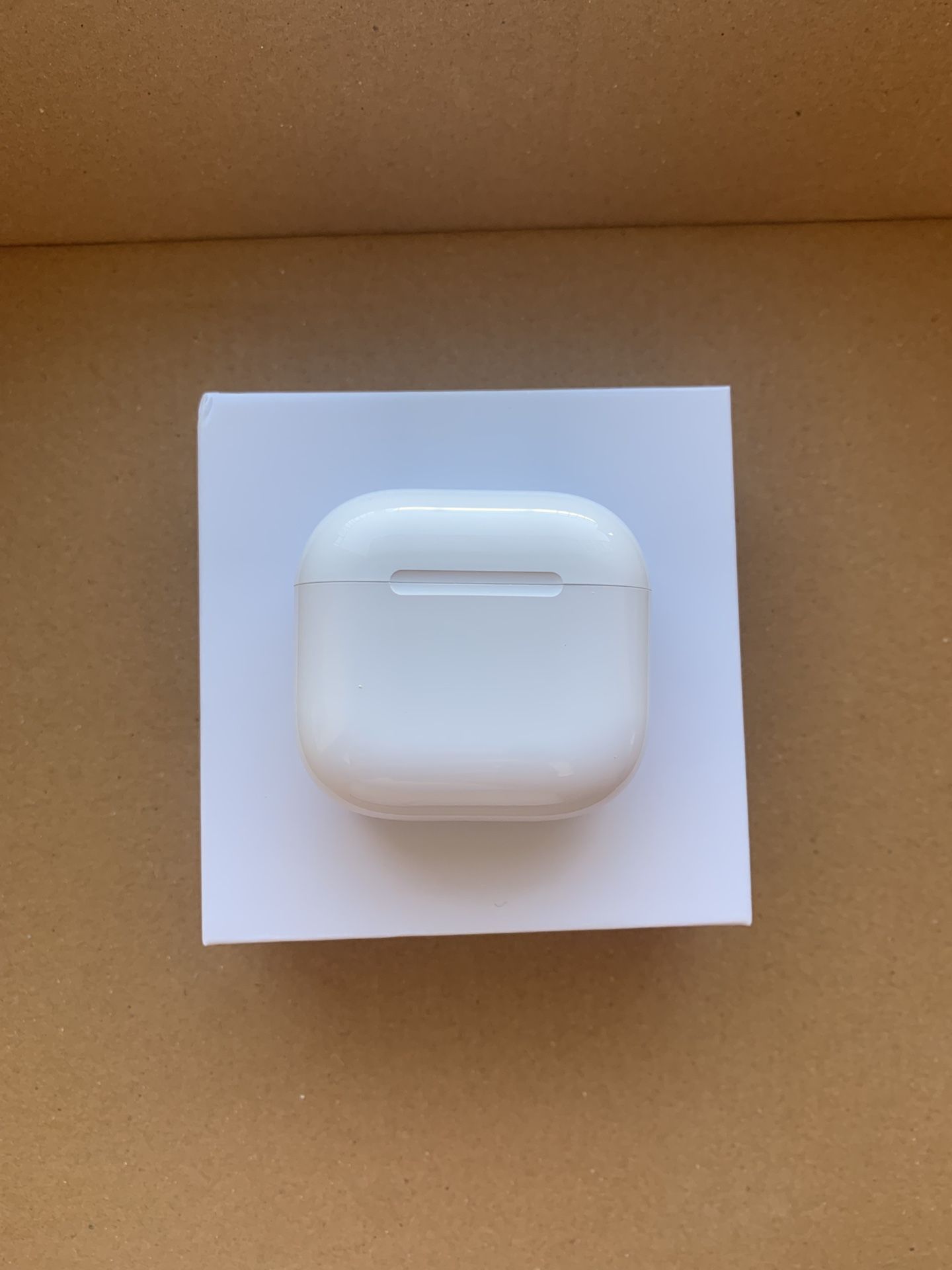 Apple headphones gen 4