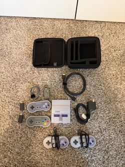 SNES Classic (Complete with Box) + two 8BitDo SNES 2.4g Wireless Controllers and Case