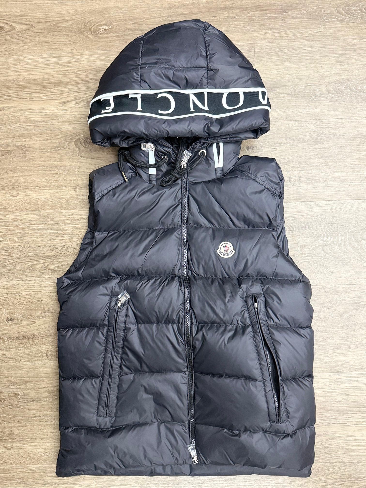 Moncler Best Sz S, M L ,, Xl