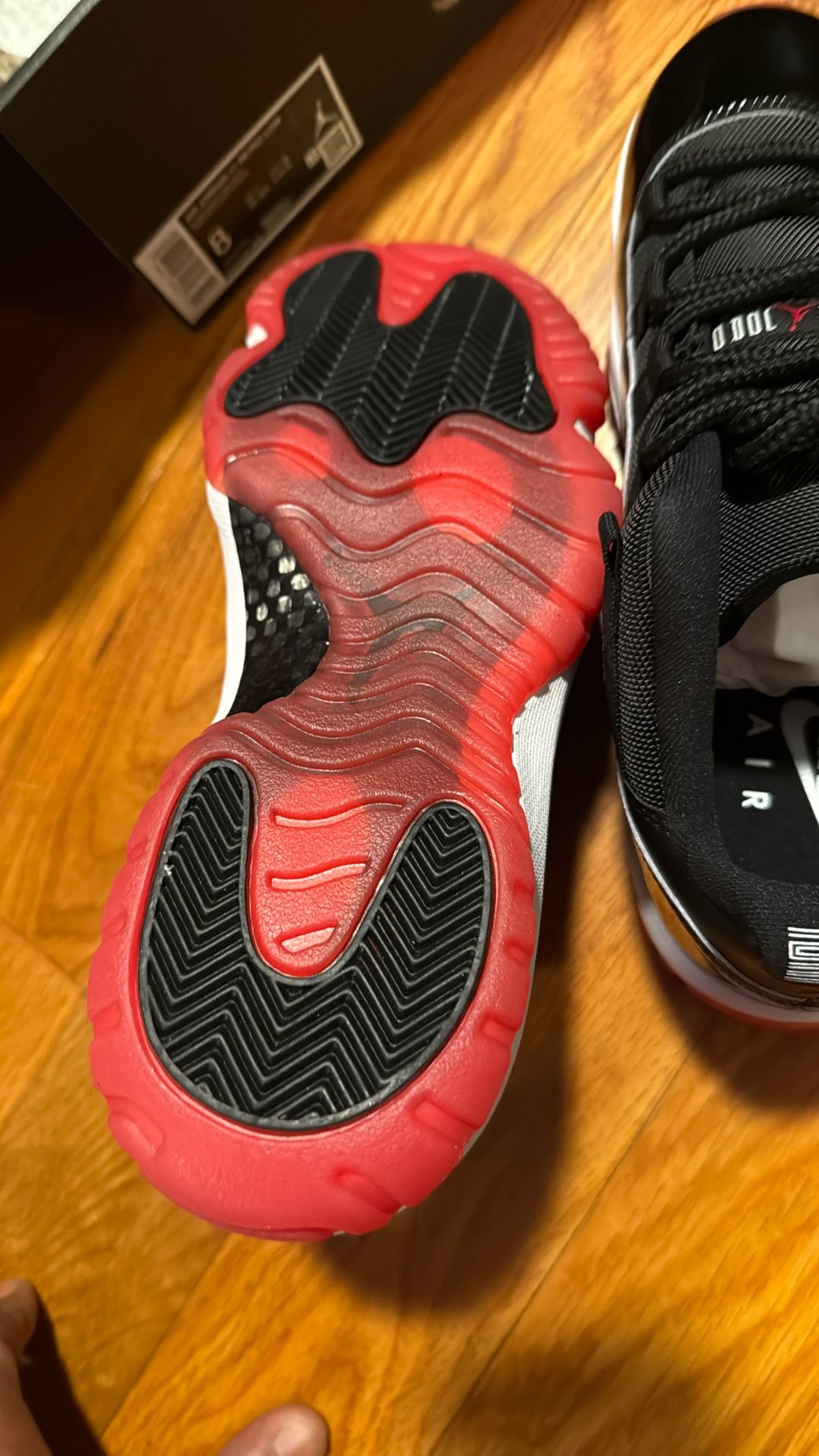 Jordan 11 Low “Bred”