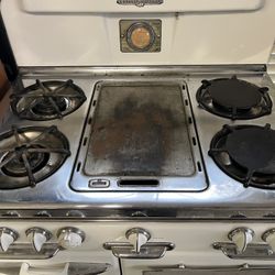 Antique O Keefe and Merritt Gas Stove
