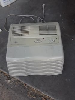 "Hunter" brand room air purifier