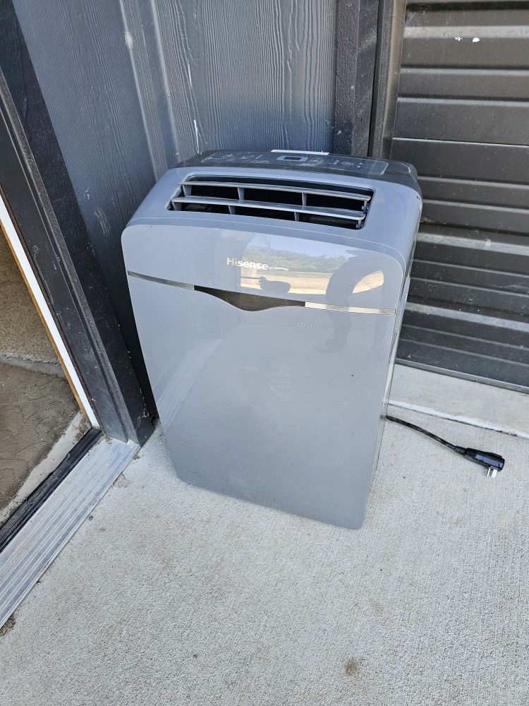 Hisense 10,000 Btu A/C & Dehumidifier- $220!