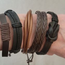 Adjustable bracelets, new, 2$ each. New