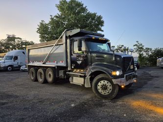 2005 Volvo VHD 
Tri Axle Dump