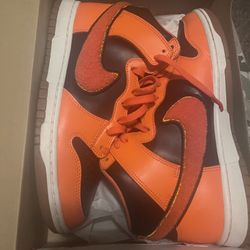 Orange dunks