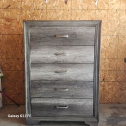 Dresser
