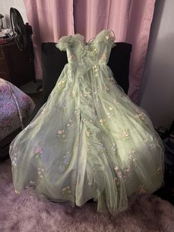 Beautiful Light Green Prom Dress Tried On, But Never Worn