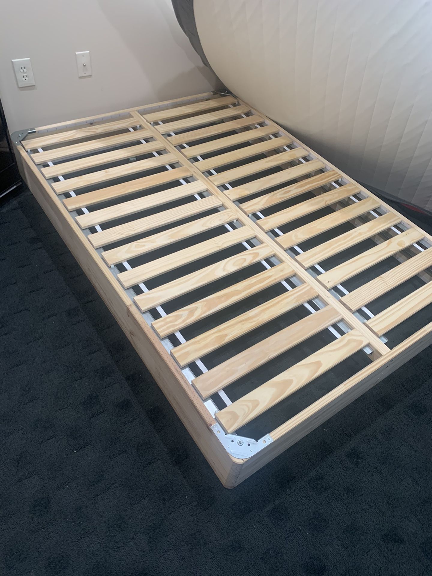 Full bed frame