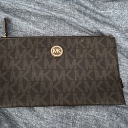Michael Kors wristlet 