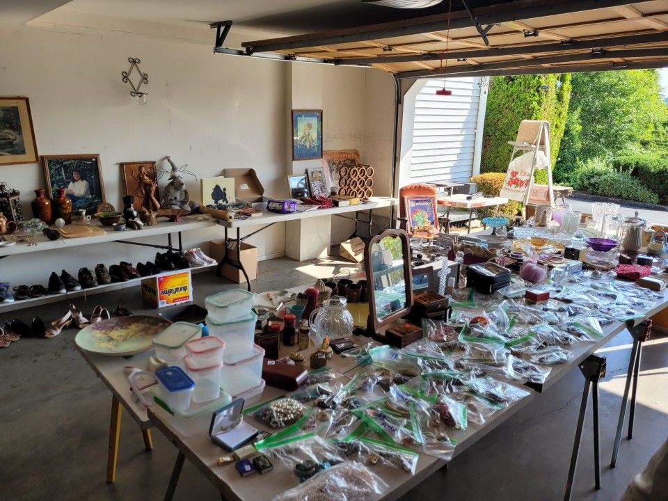 Gig Harbor 1/2 OFF GARAGE SALE!