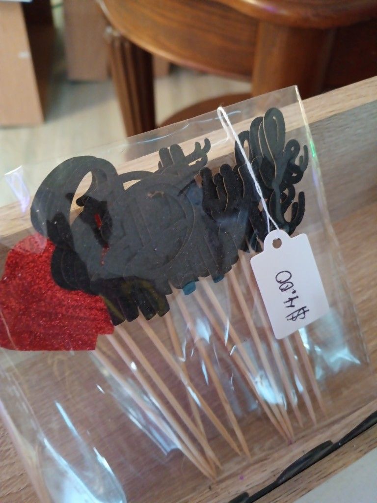 Alice N Wonderland Cake Toppers 