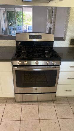 G E Gas Stove