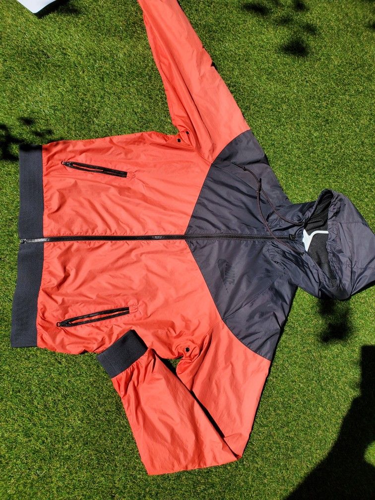 $20 Nike Windbreaker