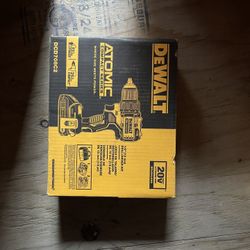 Dewalt Atomic Compact Series Drill Kit With 2 Battery And Charger (C2.1)