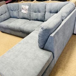 Beautiful Tufted Stylish Sectional!