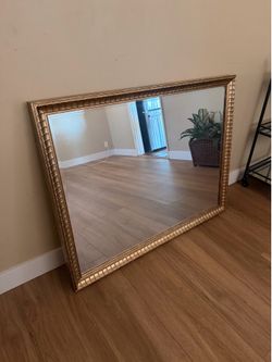 Gold mirror