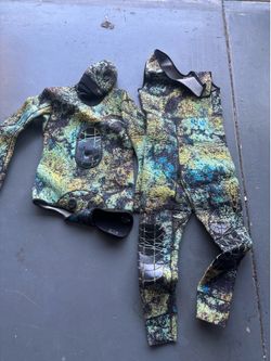 Spearfishing Wetsuits & Misc Gear