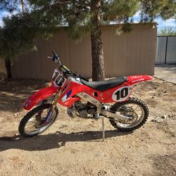 1999 Hondar cr 250 Dirtbike