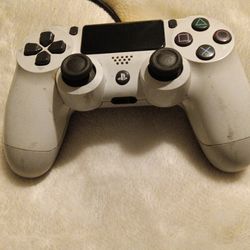 PLAYSTATION 4 CONTROLLER 20 Obo