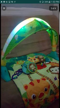 Bright stars light up play mat