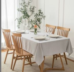 60X140 Grey White Tablecloth