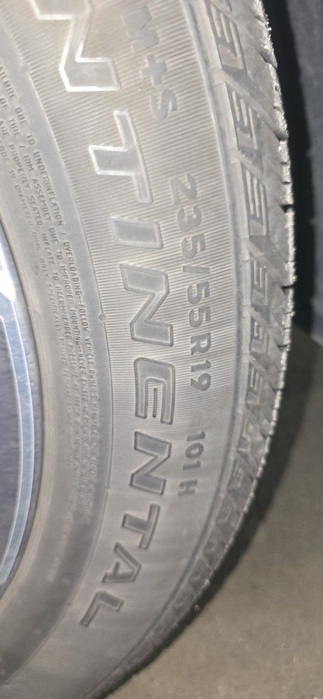 TIRES SET OF 4  235/55 R19 Continental 