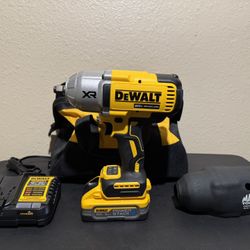 DEWALT 20V MAX XR Lithium-Ion Cordless 1/2 in. Impact Wrench with Hog Ring Anvil Kit with POWERSTACK 5.0Ah Battery and Charger