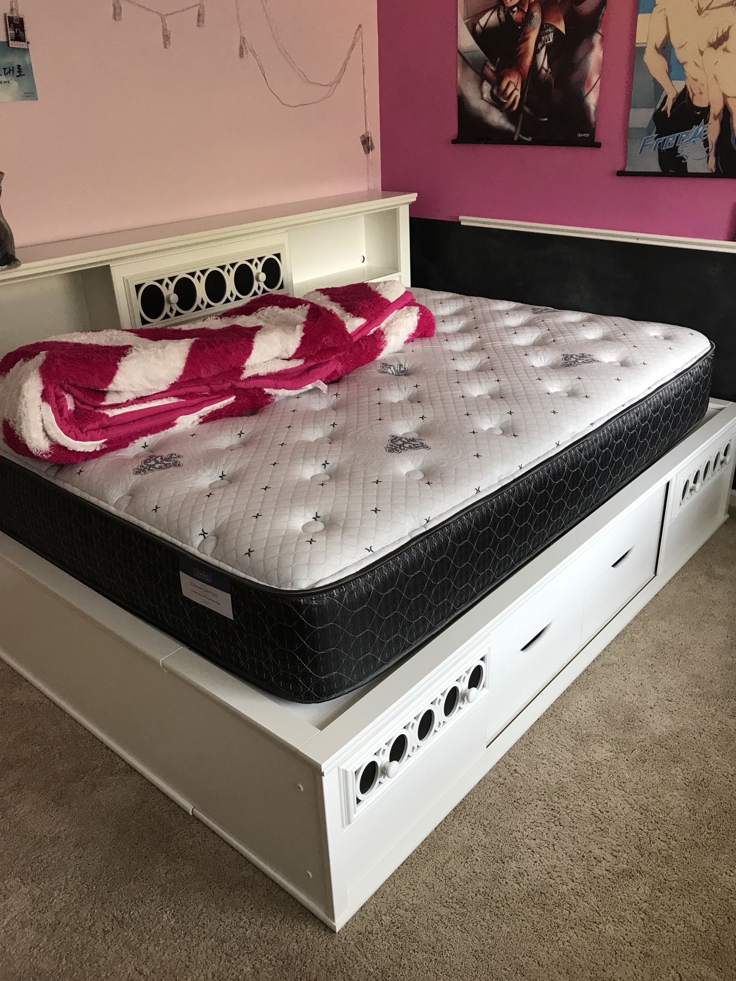 NEW Full size platform bed